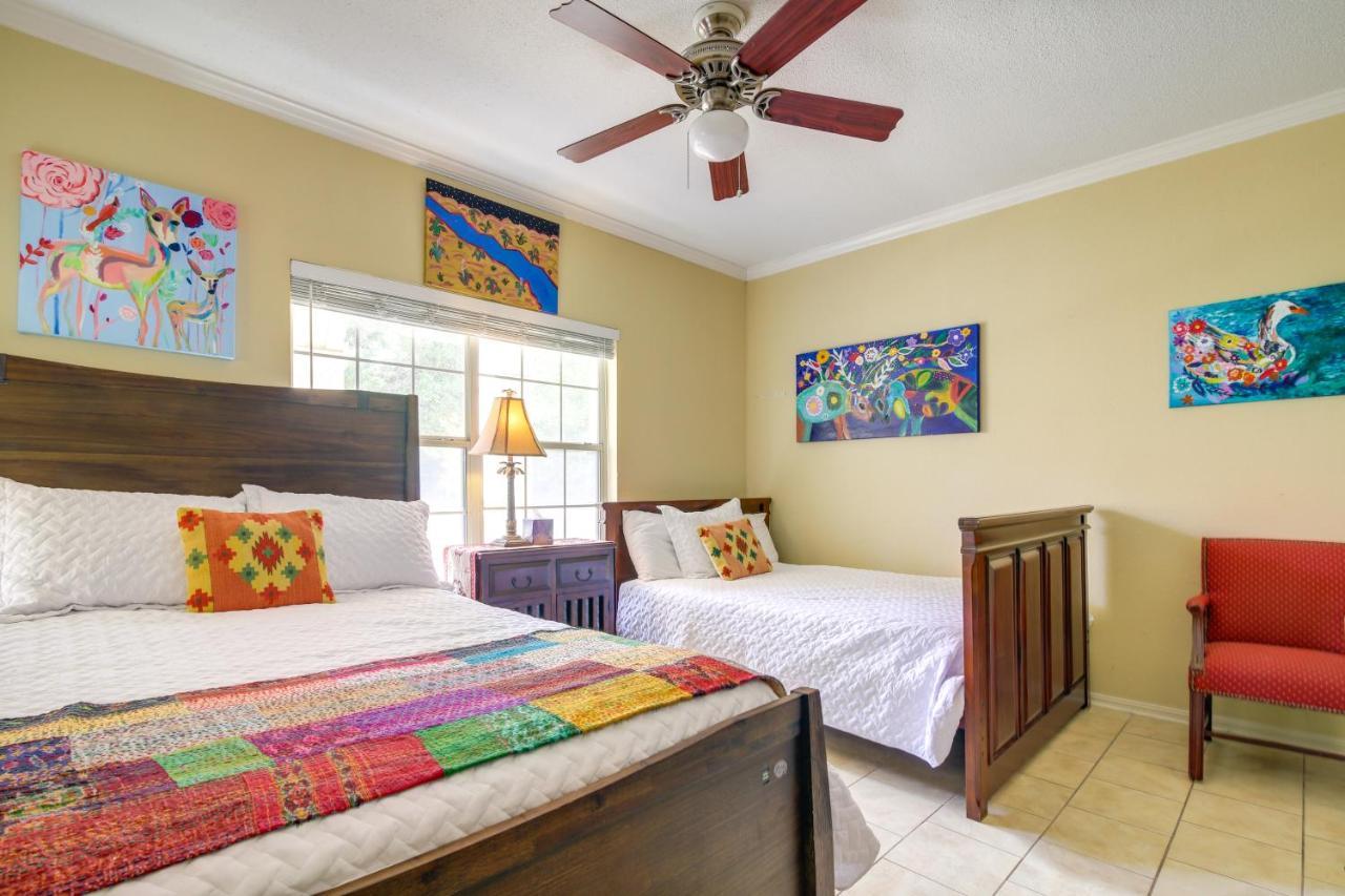 Lakefront Lago Vista Condo With Resort Amenities! Exterior photo
