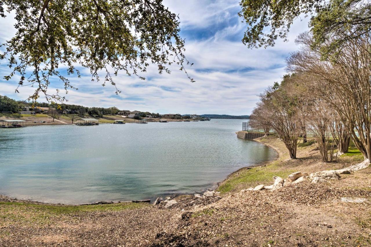 Lakefront Lago Vista Condo With Resort Amenities! Exterior photo